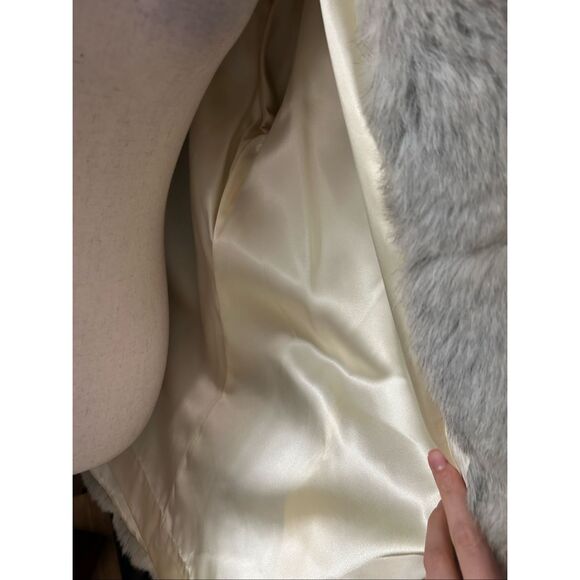 L and B classics Faux fur winter coat size M/L see measurement no size tag white - Picture 5 of 8